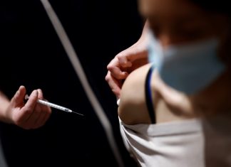 Estudo francês confirma que vacinas contra Covid reduzem em 90% risco de hospitalização e morte