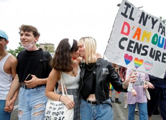 Deputados da França aprovam projeto que proíbe ‘terapia’ conhecida como ‘cura gay’