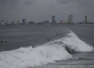 Furacão Pâmela chega ao México