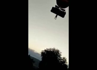 Homem morre em queda após ficar pendurado para fora de balão em Israel
