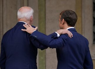 Biden se encontra com Macron e diz que EUA foram atrapalhados ao substituir a França em negócio com a Austrália