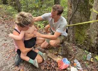 Menino de quatro anos sobrevive à queda de penhasco de 21 metros nos EUA