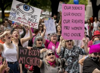 Juiz suspende lei do Texas que proibia o aborto após seis semanas de gestação