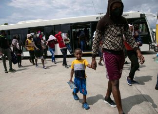 O drama das crianças brasileiras deportadas dos EUA para o Haiti