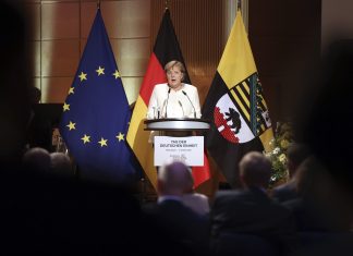 Merkel faz apelo por diálogo aos partidos após eleições na Alemanha