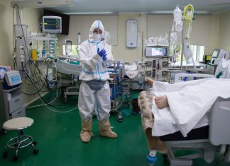 Com recorde de mortes, Rússia suspende testes de foguete para preservar oxigênio a pacientes com Covid