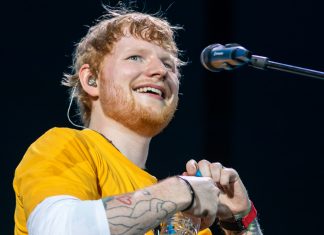 Ed Sheeran anuncia ter testado positivo para Covid-19