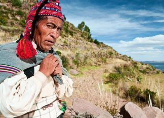 A ilha onde tricotar é tarefa dos homens