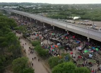 EUA limitam regras para deportação de imigrantes sem documentos após críticas