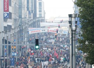 Manifestação em Bruxelas pelo clima reúne dezenas de milhares de pessoas