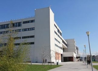 Homem é preso após disparos em universidade na Espanha