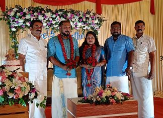 Marx, Lenin e Ho Chi Min participam de casamento de seu amigo Engels na Índia