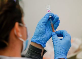 Reino Unido libera reforço de vacina contra a Covid para todos os adultos e reduz intervalo para 3 meses