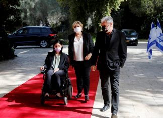 Ministra de Israel que é cadeirante não consegue participar da COP26 porque não havia acesso adequado