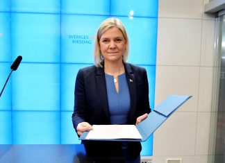 Magdalena Andersson se torna a 1ª mulher a ser eleita premiê da Suécia