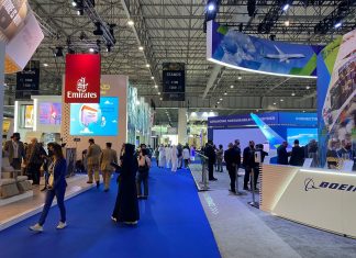 No segundo dia em Dubai, Bolsonaro participa de abertura de feira aeroespacial