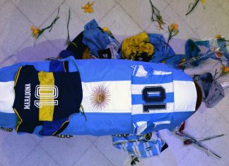 Casa dos pais de Maradona, carta de Fidel e carros do ídolo argentino vão a leilão
