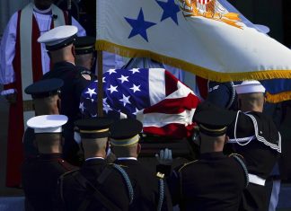 Autoridades participam do funeral de Colin Powell, ex-secretário de Estado dos EUA