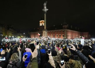 Morte de gestante na Polônia gera protestos; família culpa lei rígida contra o aborto