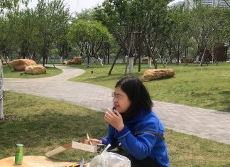 Zhang Zhan, presa por filmar início da pandemia em Wuhan, é premiada pela Repórteres Sem Fronteiras