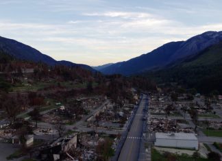 A cidade do Canadá destruída em horas por fogo após registrar 49,6ºC