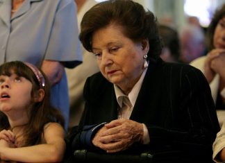 Lucia Hiriart, viúva de Pinochet, morre aos 99 anos no Chile