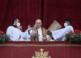 Em mensagem de Natal, Papa Francisco critica polarização e pede diálogo entre as pessoas