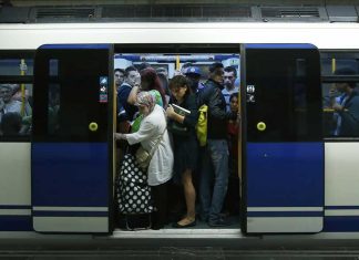 Espanhol é condenado a 40 anos de prisão por gravar roupas íntimas de mulheres no metrô e postar na internet