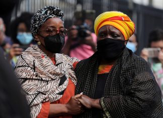 Sul-africanos homenagem herói da luta contra apartheid Tutu em despedida