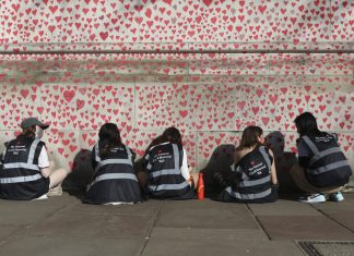 Reino Unido registra terceiro recorde seguido de novos casos de Covid-19 em 24h