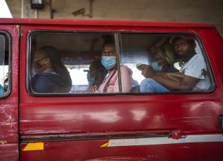 África do Sul acelera campanha de vacinação em meio a aumento repentino de casos de Covid