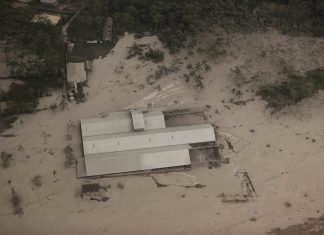 Sobe para 13 o número de mortos após erupção de vulcão na Indonésia; 7 pessoas estão desaparecidas