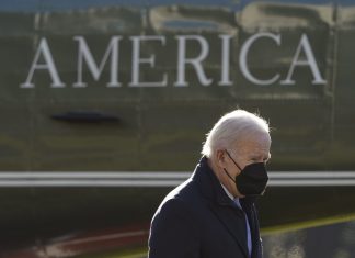 Biden anuncia medidas para combater a ômicron nos EUA