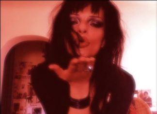Angela Merkel escolhe uma música de Nina Hagen, ídolo punk da Alemanha nos anos 1980, para sua despedida