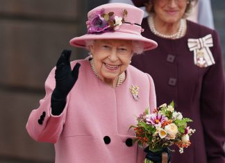 Rainha Elizabeth II se prepara para comemorar 70 anos de reinado; saiba os detalhes da festa