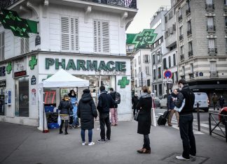 França registra novo recorde com mais de 270 mil novos casos de Covid