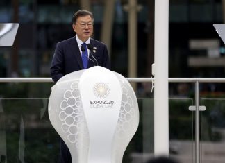 Presidente da Coreia do Sul comemora influência do K-pop em viagem ao Oriente Médio