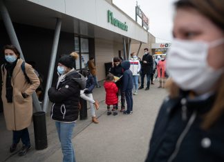 Europa se encaminha para o fim da pandemia de Covid-19, prevê diretor regional da OMS