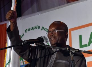 Presidente de Burkina Faso é detido em acampamento militar, diz agência