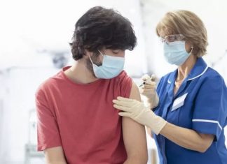 Covid: província do Canadá vai cobrar ‘imposto de saúde’ de não vacinados