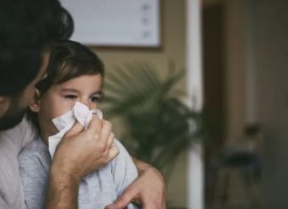 Por que a Suécia paga pais para cuidarem de filhos doentes