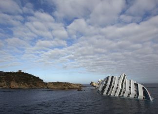 Dez anos depois do naufrágio do cruzeiro Costa Concordia, onde estão a embarcação e o comandante Schettino?