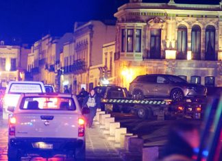 SUV com cadáveres é encontrada em frente a sede de governo local no México