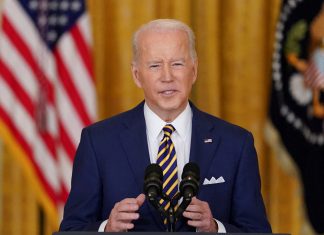 Biden admite que inflação e Covid são as maiores preocupações nos EUA ao completar um ano de mandato
