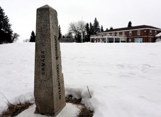 Um bebê e mais três pessoas morrem congelados no Canadá perto da fronteira com os EUA