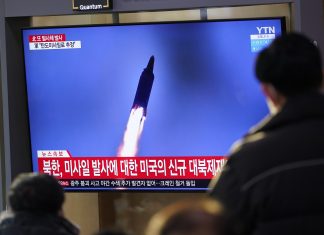 Coreia do Norte dispara dois mísseis e EUA condenam série de testes