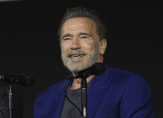 Arnold Schwarzenegger se envolve em acidente de carro e mulher fica gravemente ferida, diz site