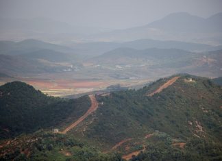 Desertor da Coreia do Norte que voltou para casa teve dificuldades e vivia vida miserável no Sul