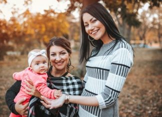 ‘Vivo rodeada de crianças sem partos nem insônia’: as tias sem filhos que transformam famílias