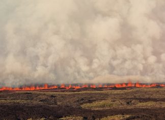 Vulcão entra em erupção em Galápagos; Veja FOTOS